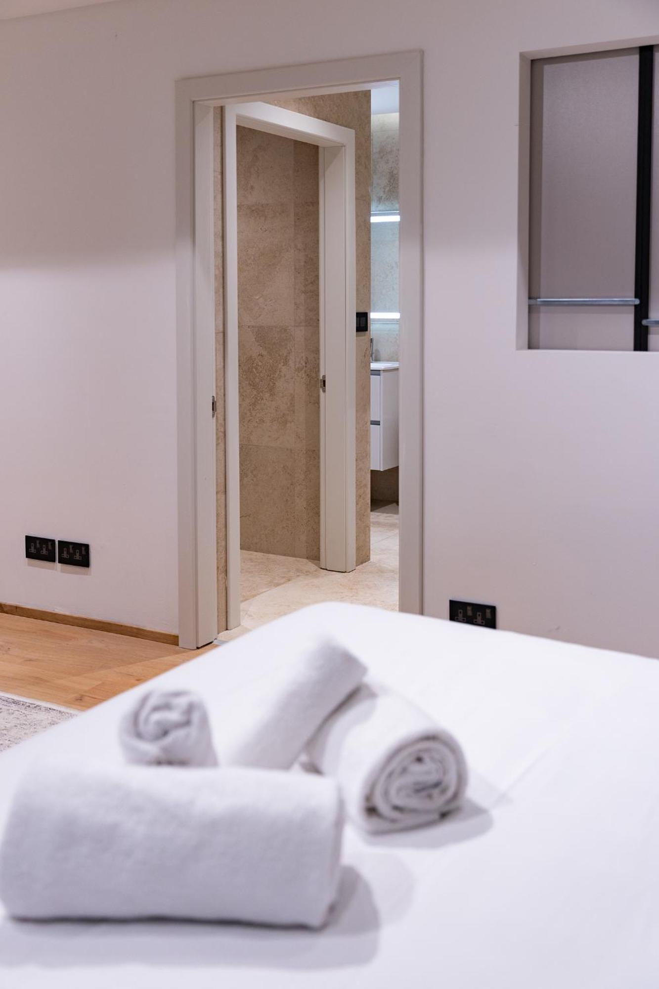 Florette Suite 1Br With Stunning Lounge Terrace By Arcobnb Il-Furjana Extérieur photo